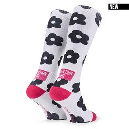 POPTOES ski socks JOHN Mountain Girl Pink – warm black-and-white floral ski socks with pink details made of soft cotton | NEW