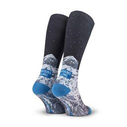 POPTOES Skisocken JOHN Mountains Calling Blue – Skisocken mit All-Over Berg-Design und kuscheliger Baumwolle für warme Füße
