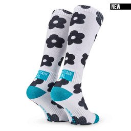 POPTOES ski socks JOHN Mountain Girl Mint – warm black-and-white floral ski socks with mint details made of soft cotton | NEW