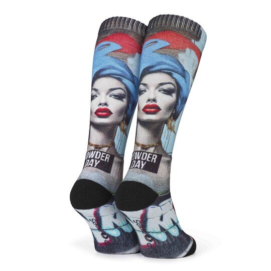 JOHN ski socks in cool Powder Day design for skiers and snowboarders – high comfort waistband and reinforced foot area for the best grip on the slopes